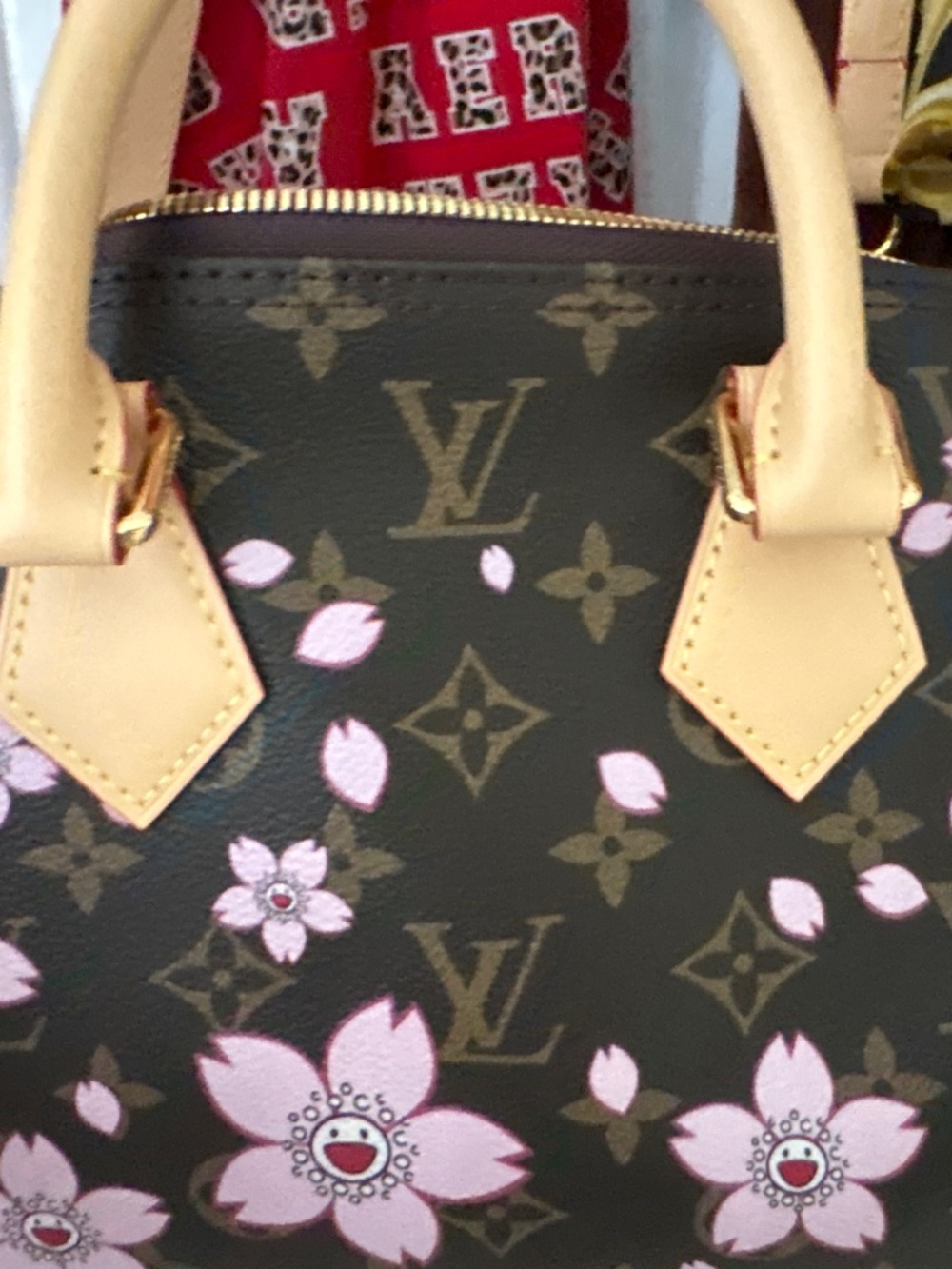 Louis Vuitton purse!! real! - Picture 3 of 4